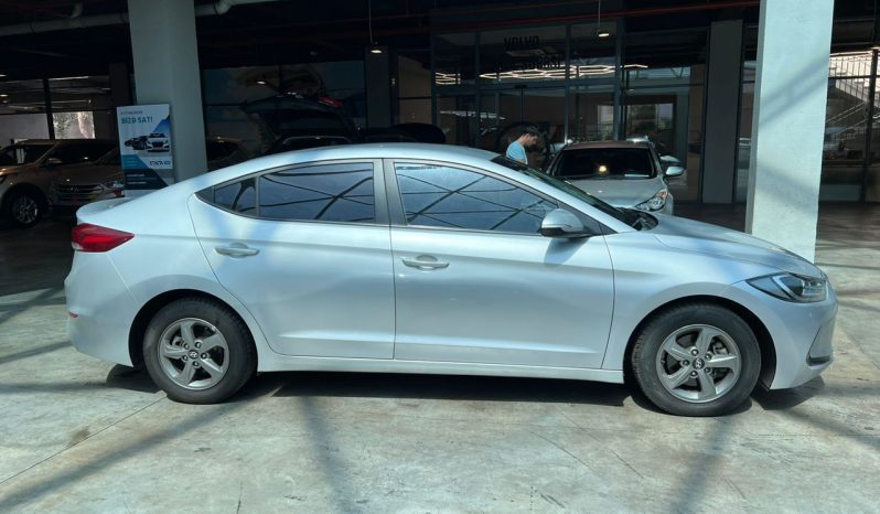 Hyundai Elantra, 1.6L, 2015 il, 98.000 Km dolu