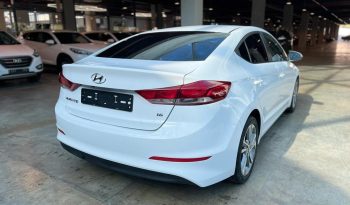 Hyundai Elantra, 1.6L, 2018 il, 121.000 Km dolu