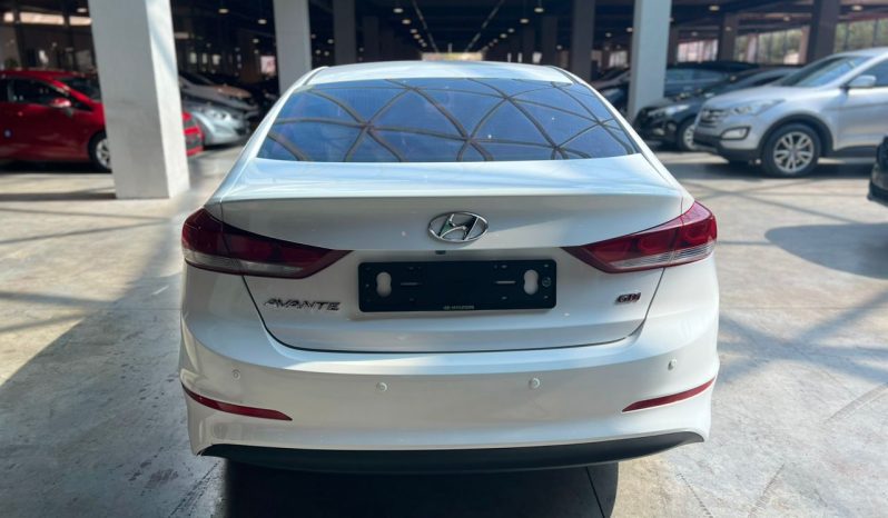 Hyundai Elantra, 1.6L, 2016 il, 130.000 Km dolu